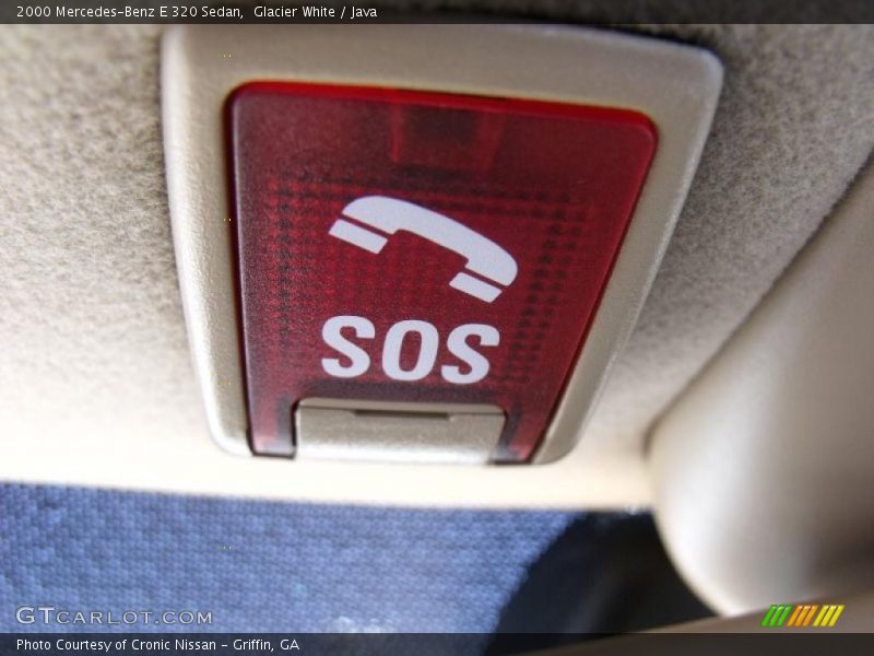 Glacier White / Java 2000 Mercedes-Benz E 320 Sedan
