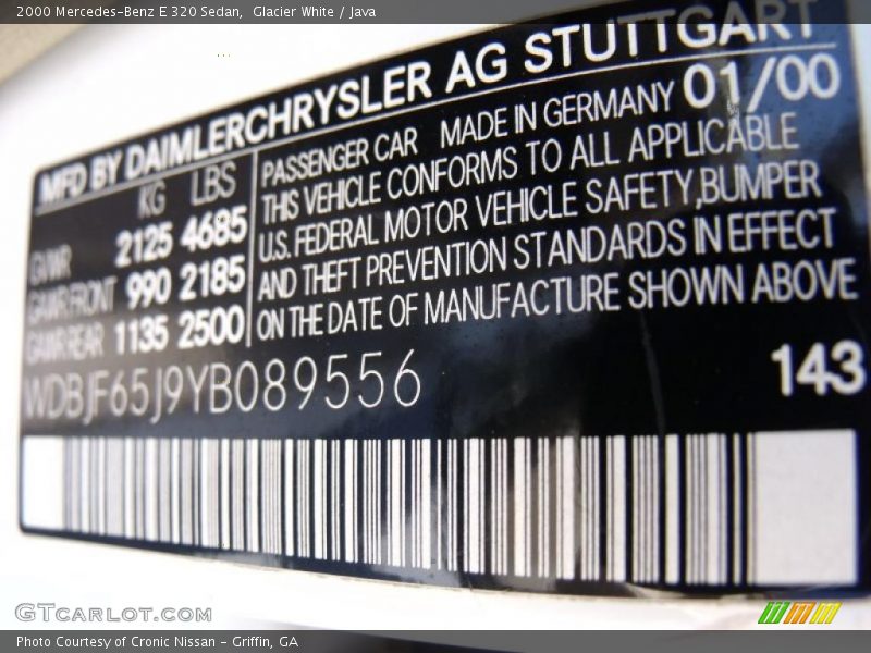 Glacier White / Java 2000 Mercedes-Benz E 320 Sedan