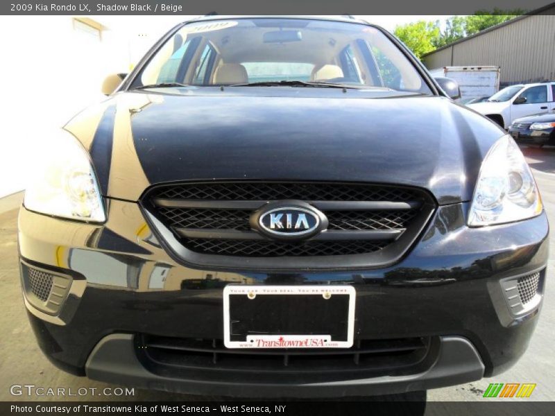 Shadow Black / Beige 2009 Kia Rondo LX
