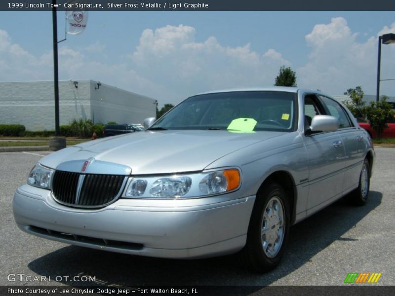 Silver Frost Metallic / Light Graphite 1999 Lincoln Town Car Signature