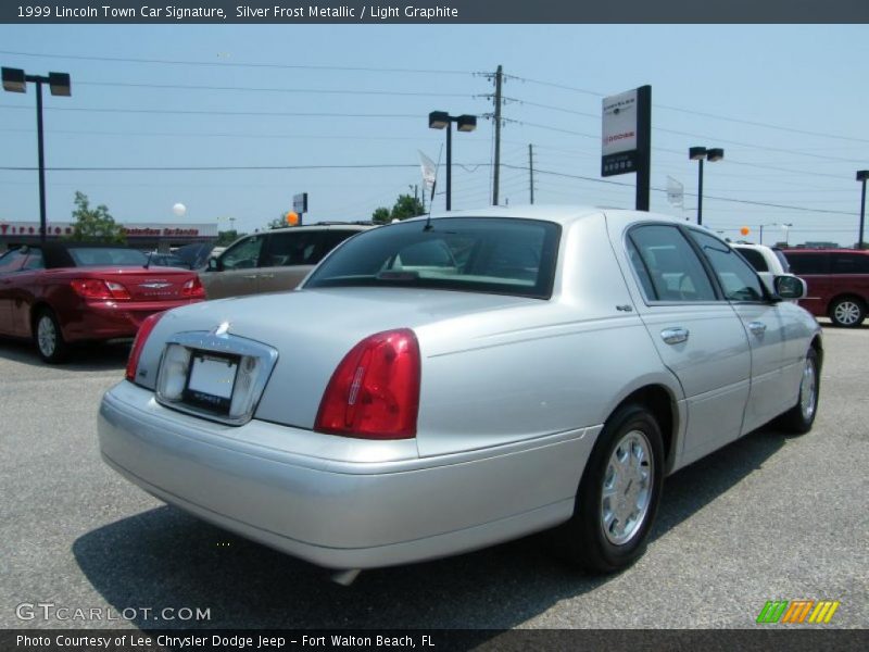 Silver Frost Metallic / Light Graphite 1999 Lincoln Town Car Signature