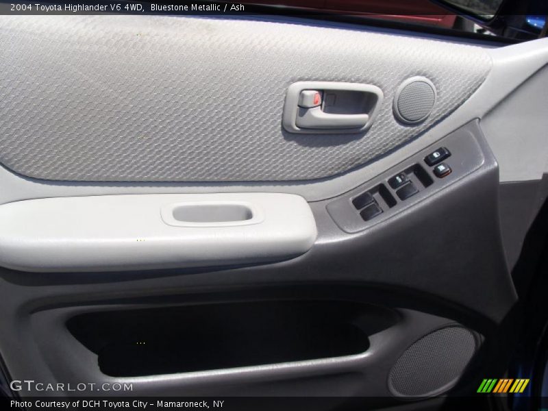 Bluestone Metallic / Ash 2004 Toyota Highlander V6 4WD