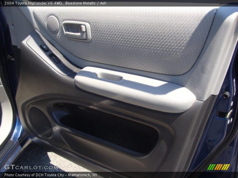 Bluestone Metallic / Ash 2004 Toyota Highlander V6 4WD