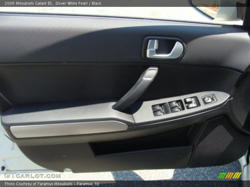 Dover White Pearl / Black 2006 Mitsubishi Galant ES