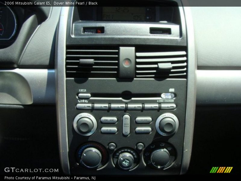 Dover White Pearl / Black 2006 Mitsubishi Galant ES