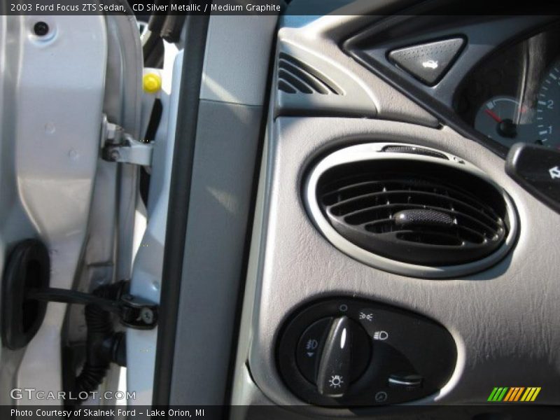 CD Silver Metallic / Medium Graphite 2003 Ford Focus ZTS Sedan