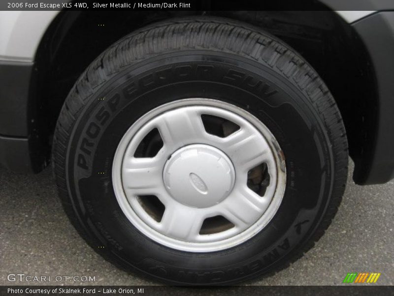 Silver Metallic / Medium/Dark Flint 2006 Ford Escape XLS 4WD