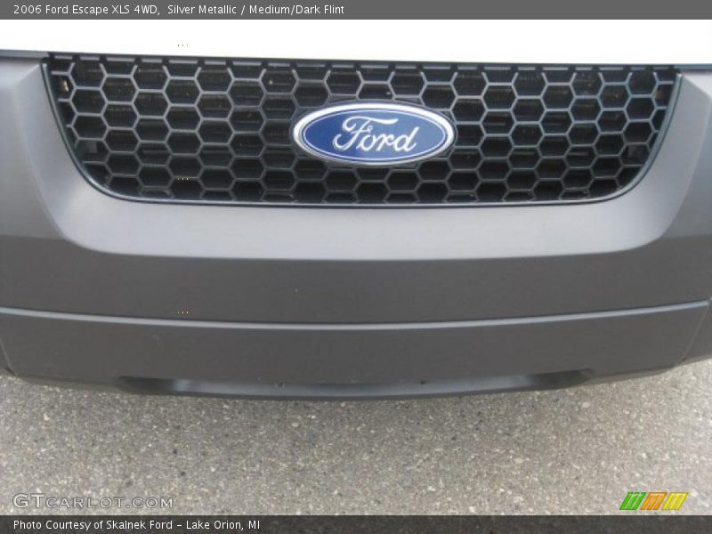 Silver Metallic / Medium/Dark Flint 2006 Ford Escape XLS 4WD