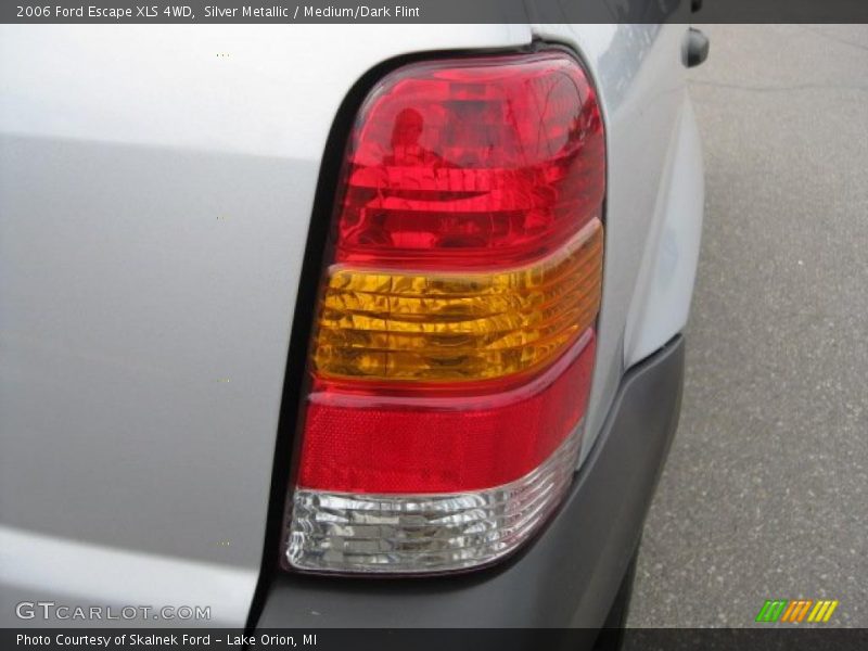 Silver Metallic / Medium/Dark Flint 2006 Ford Escape XLS 4WD
