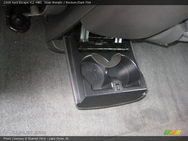 Silver Metallic / Medium/Dark Flint 2006 Ford Escape XLS 4WD