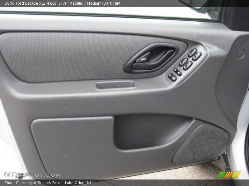 Silver Metallic / Medium/Dark Flint 2006 Ford Escape XLS 4WD
