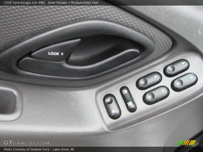 Silver Metallic / Medium/Dark Flint 2006 Ford Escape XLS 4WD