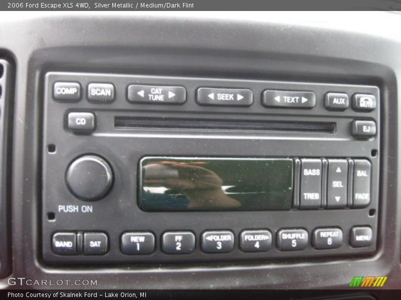 Silver Metallic / Medium/Dark Flint 2006 Ford Escape XLS 4WD
