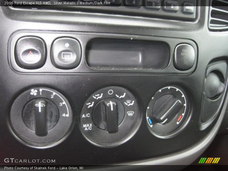 Silver Metallic / Medium/Dark Flint 2006 Ford Escape XLS 4WD