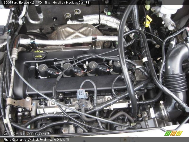 Silver Metallic / Medium/Dark Flint 2006 Ford Escape XLS 4WD