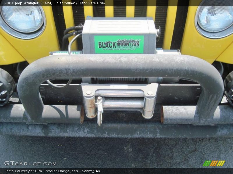 Solar Yellow / Dark Slate Gray 2004 Jeep Wrangler SE 4x4