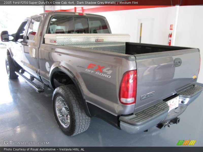 Dark Shadow Grey Metallic / Medium Flint 2005 Ford F250 Super Duty FX4 Crew Cab 4x4