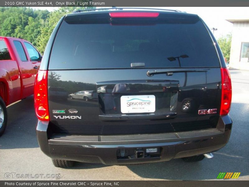 Onyx Black / Light Titanium 2010 GMC Yukon SLE 4x4