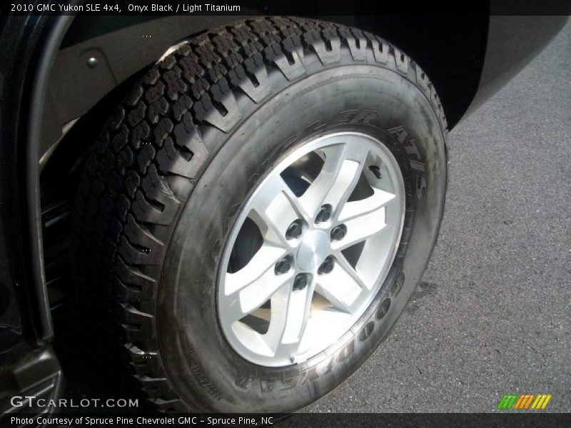 Onyx Black / Light Titanium 2010 GMC Yukon SLE 4x4