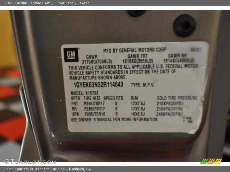 Silver Sand / Pewter 2002 Cadillac Escalade AWD