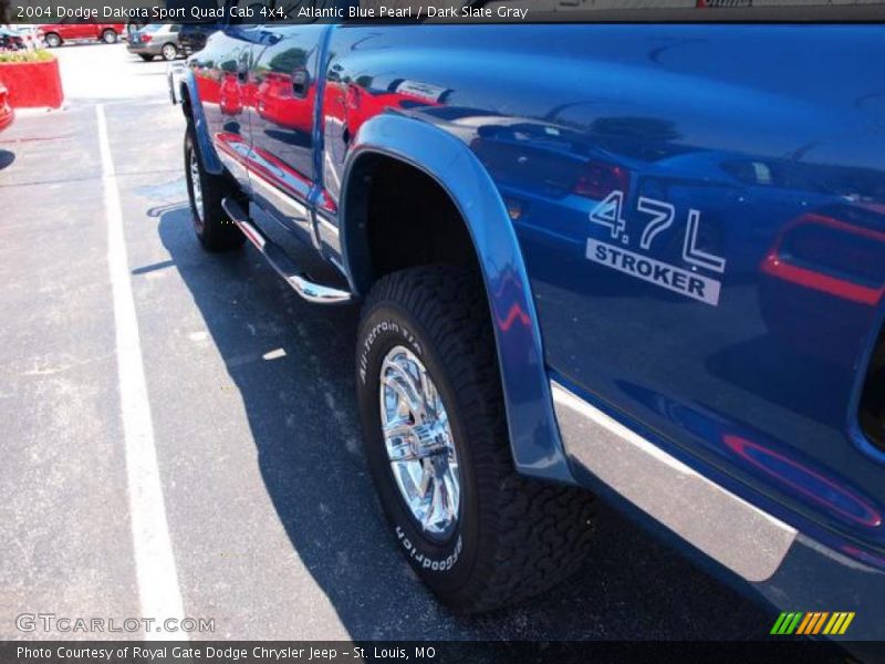 Atlantic Blue Pearl / Dark Slate Gray 2004 Dodge Dakota Sport Quad Cab 4x4