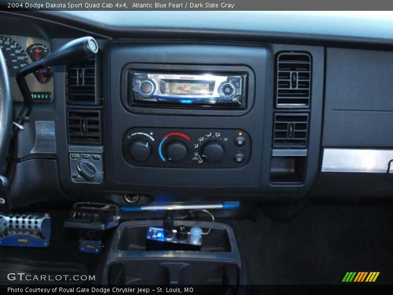 Atlantic Blue Pearl / Dark Slate Gray 2004 Dodge Dakota Sport Quad Cab 4x4