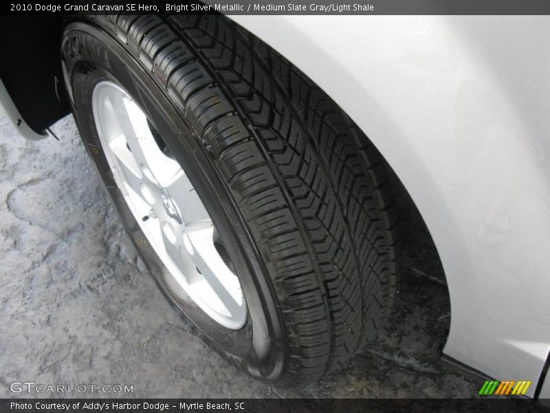 Bright Silver Metallic / Medium Slate Gray/Light Shale 2010 Dodge Grand Caravan SE Hero