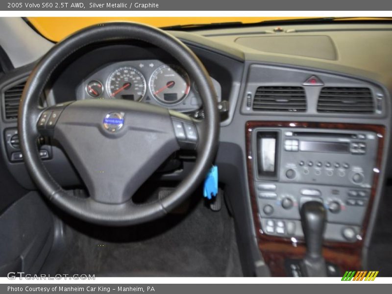 Silver Metallic / Graphite 2005 Volvo S60 2.5T AWD