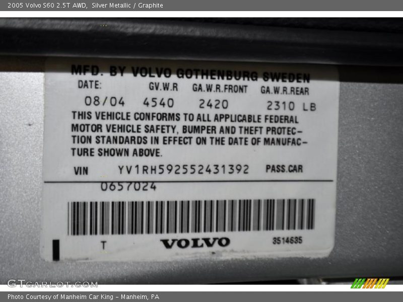 Silver Metallic / Graphite 2005 Volvo S60 2.5T AWD