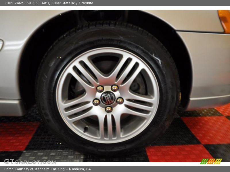 Silver Metallic / Graphite 2005 Volvo S60 2.5T AWD