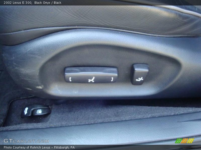Black Onyx / Black 2002 Lexus IS 300