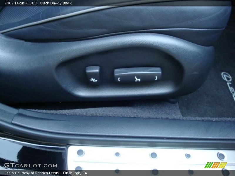 Black Onyx / Black 2002 Lexus IS 300
