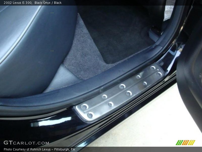 Black Onyx / Black 2002 Lexus IS 300