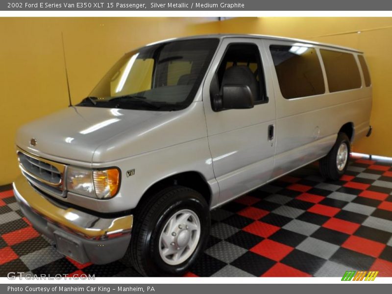 Silver Metallic / Medium Graphite 2002 Ford E Series Van E350 XLT 15 Passenger