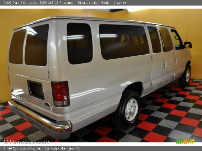 Silver Metallic / Medium Graphite 2002 Ford E Series Van E350 XLT 15 Passenger