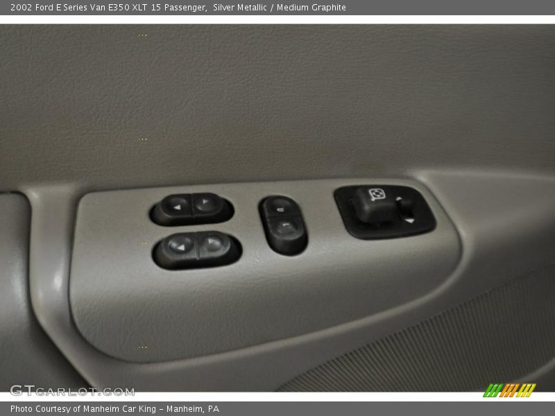 Silver Metallic / Medium Graphite 2002 Ford E Series Van E350 XLT 15 Passenger
