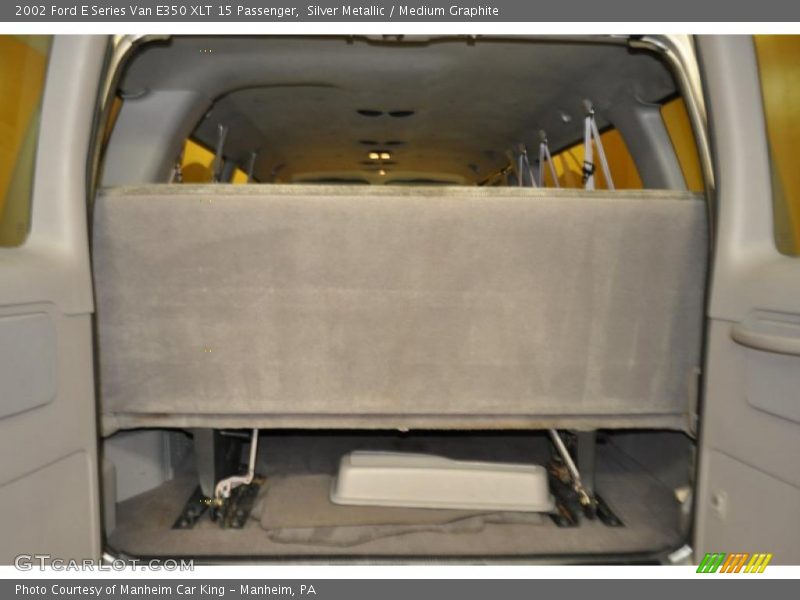 Silver Metallic / Medium Graphite 2002 Ford E Series Van E350 XLT 15 Passenger