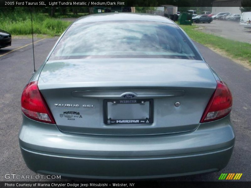 Light Tundra Metallic / Medium/Dark Flint 2005 Ford Taurus SEL