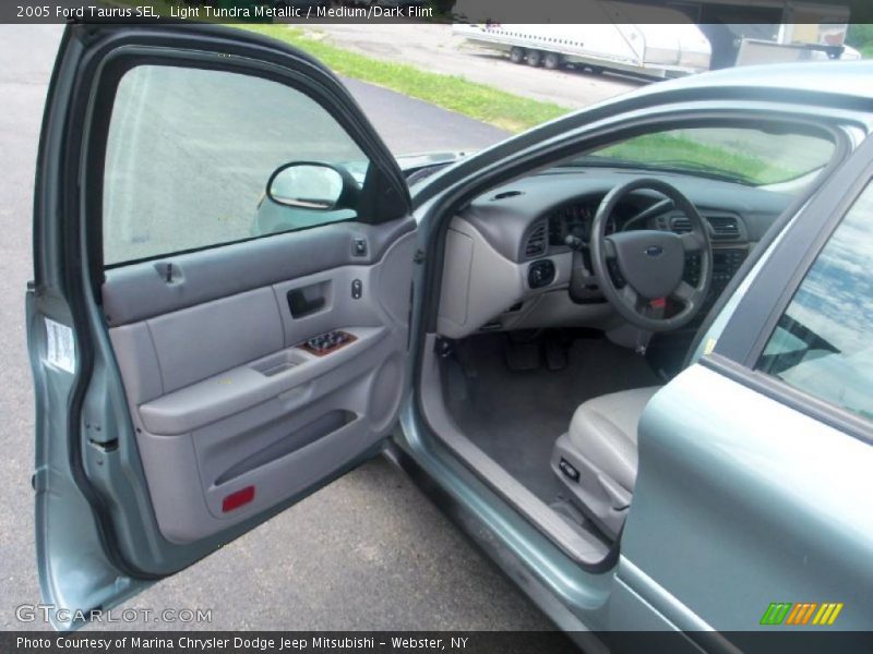 Light Tundra Metallic / Medium/Dark Flint 2005 Ford Taurus SEL