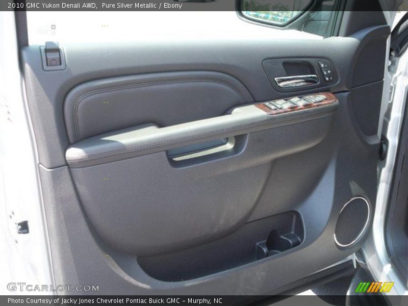 Pure Silver Metallic / Ebony 2010 GMC Yukon Denali AWD