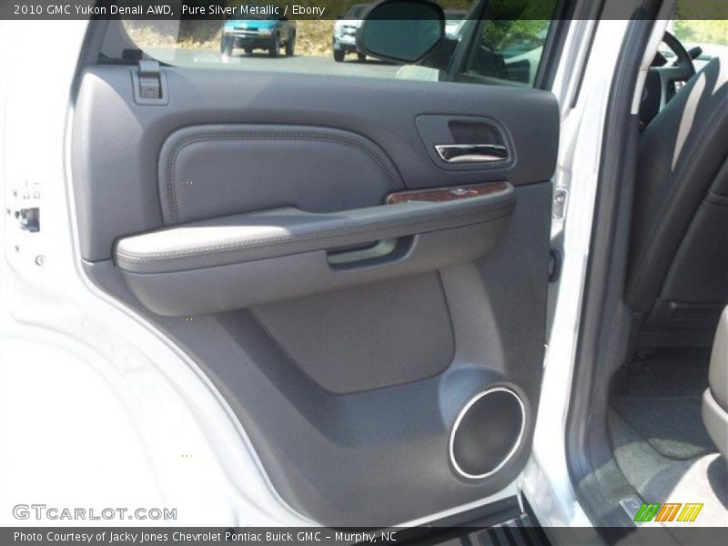Pure Silver Metallic / Ebony 2010 GMC Yukon Denali AWD