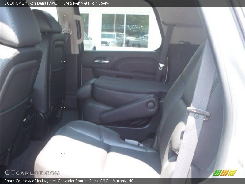 Pure Silver Metallic / Ebony 2010 GMC Yukon Denali AWD