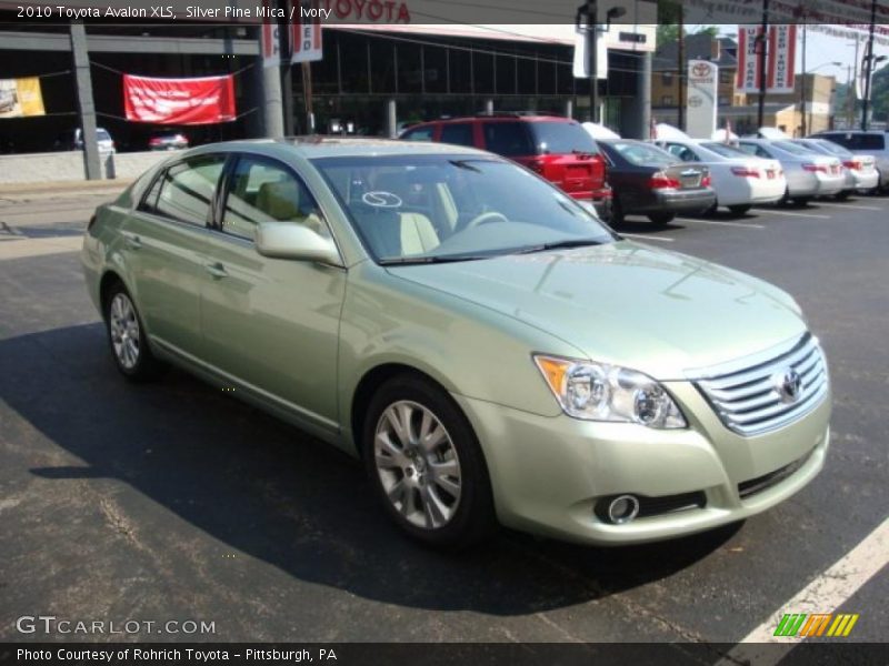 Silver Pine Mica / Ivory 2010 Toyota Avalon XLS