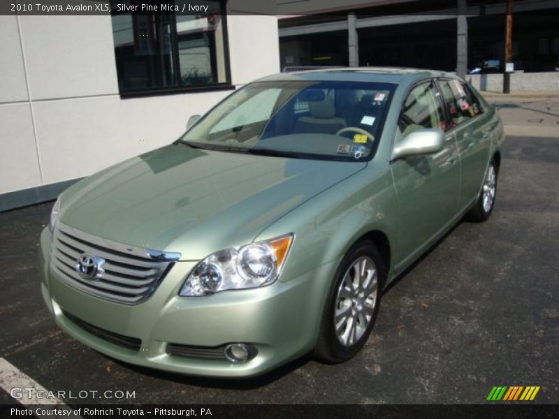 Silver Pine Mica / Ivory 2010 Toyota Avalon XLS