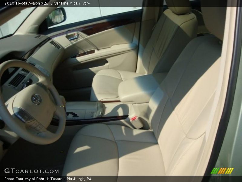 Silver Pine Mica / Ivory 2010 Toyota Avalon XLS