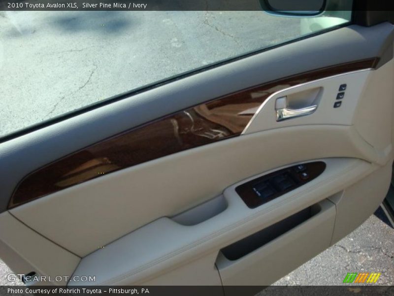 Silver Pine Mica / Ivory 2010 Toyota Avalon XLS
