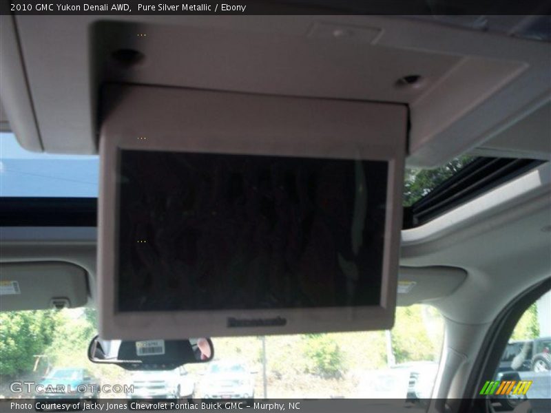 Pure Silver Metallic / Ebony 2010 GMC Yukon Denali AWD