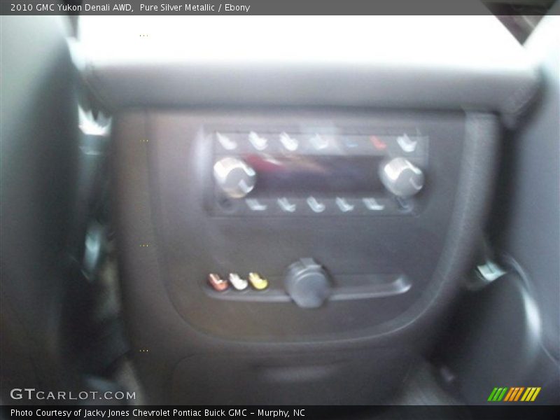 Pure Silver Metallic / Ebony 2010 GMC Yukon Denali AWD