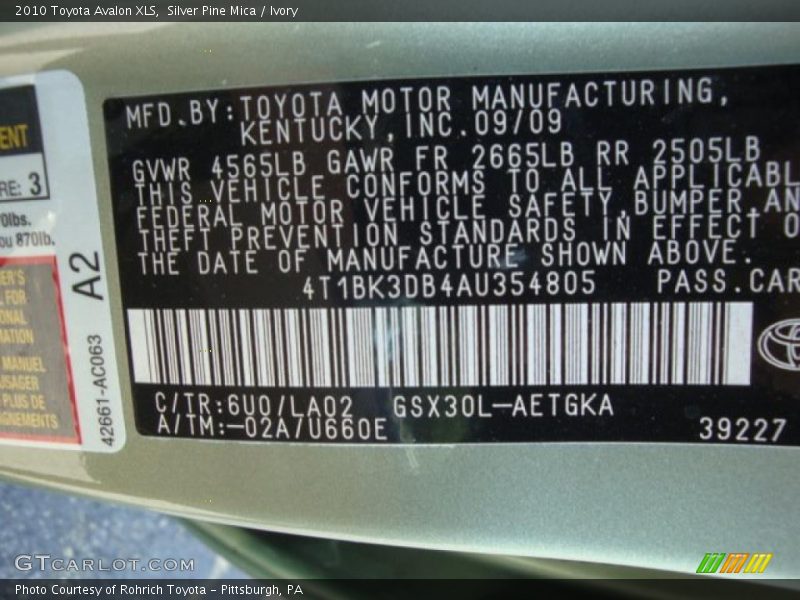Silver Pine Mica / Ivory 2010 Toyota Avalon XLS
