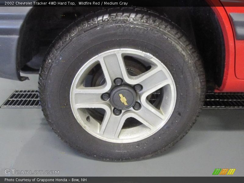 Wildfire Red / Medium Gray 2002 Chevrolet Tracker 4WD Hard Top